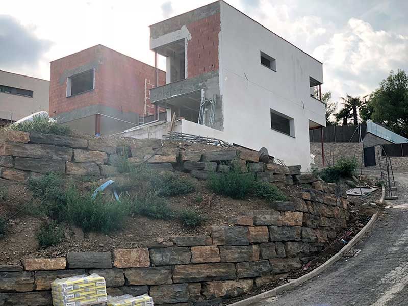 Vivienda de ladrillos en construcción