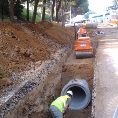 Excavación para vía de agua